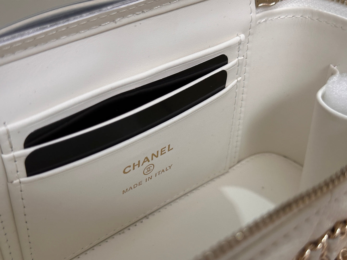 Chanel 96190 Caviar Leather Vanity Case – 26P Collection