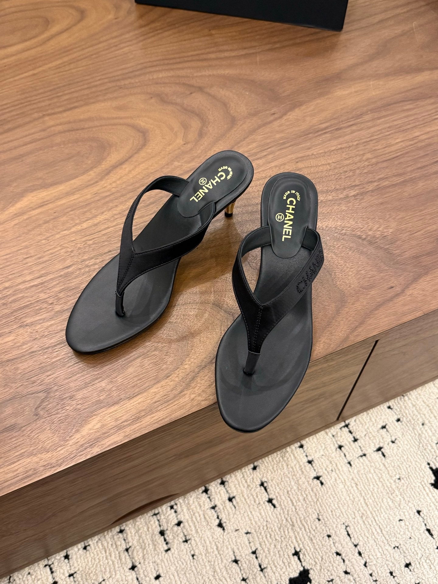 Chanel Satin Heeled Thong Sandals – 2026SS