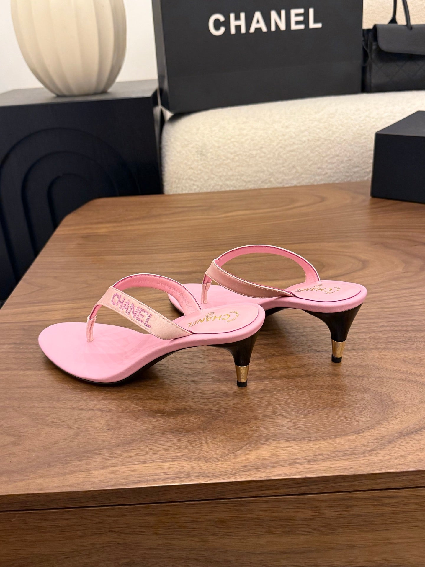 Chanel Satin Heeled Thong Sandals – 2026SS