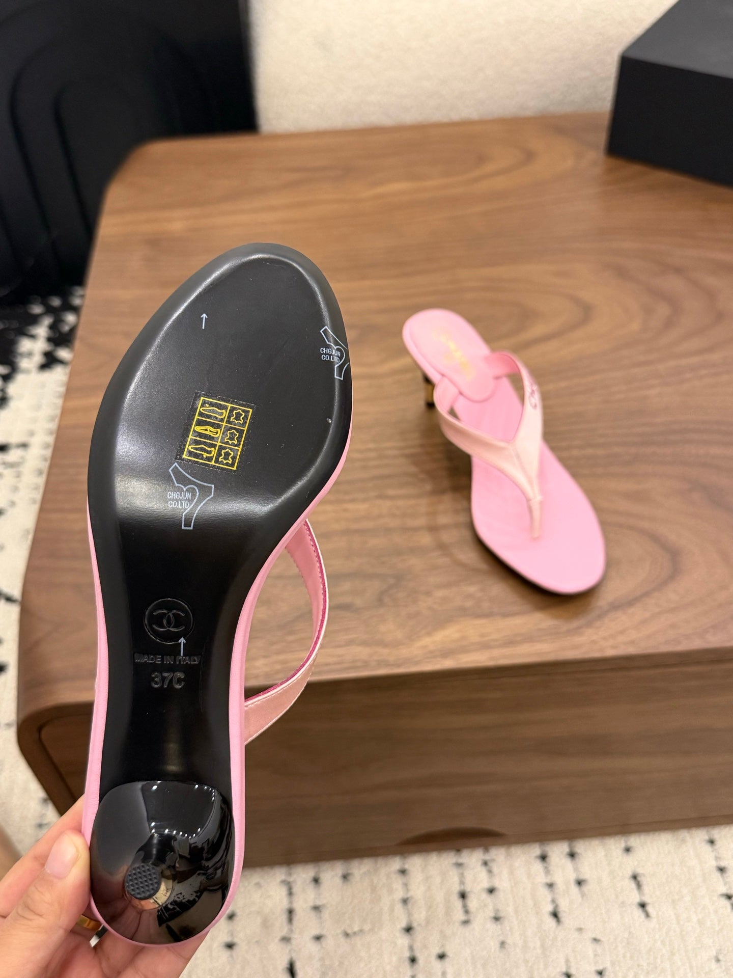 Chanel Satin Heeled Thong Sandals – 2026SS