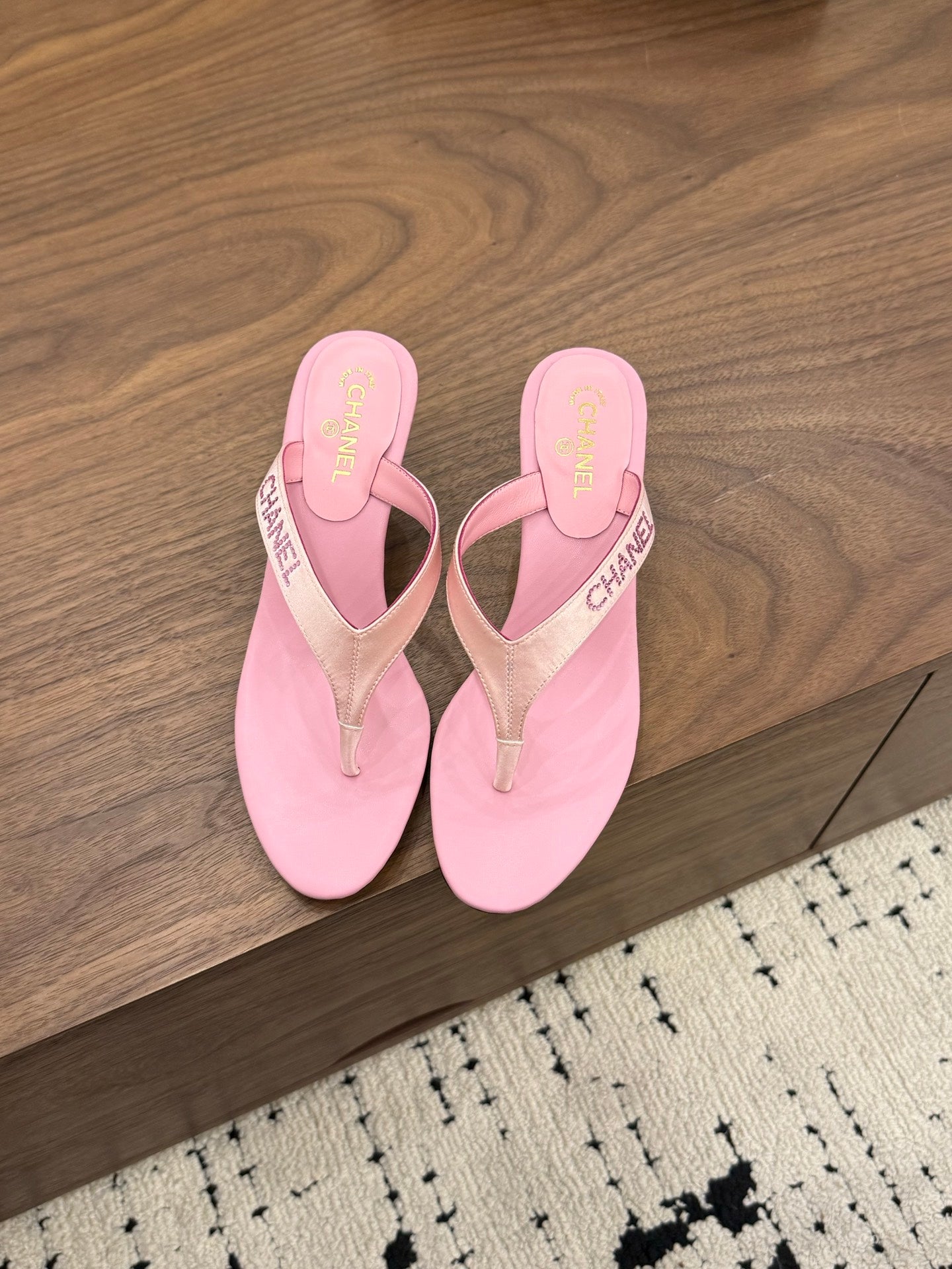 Chanel Satin Heeled Thong Sandals – 2026SS