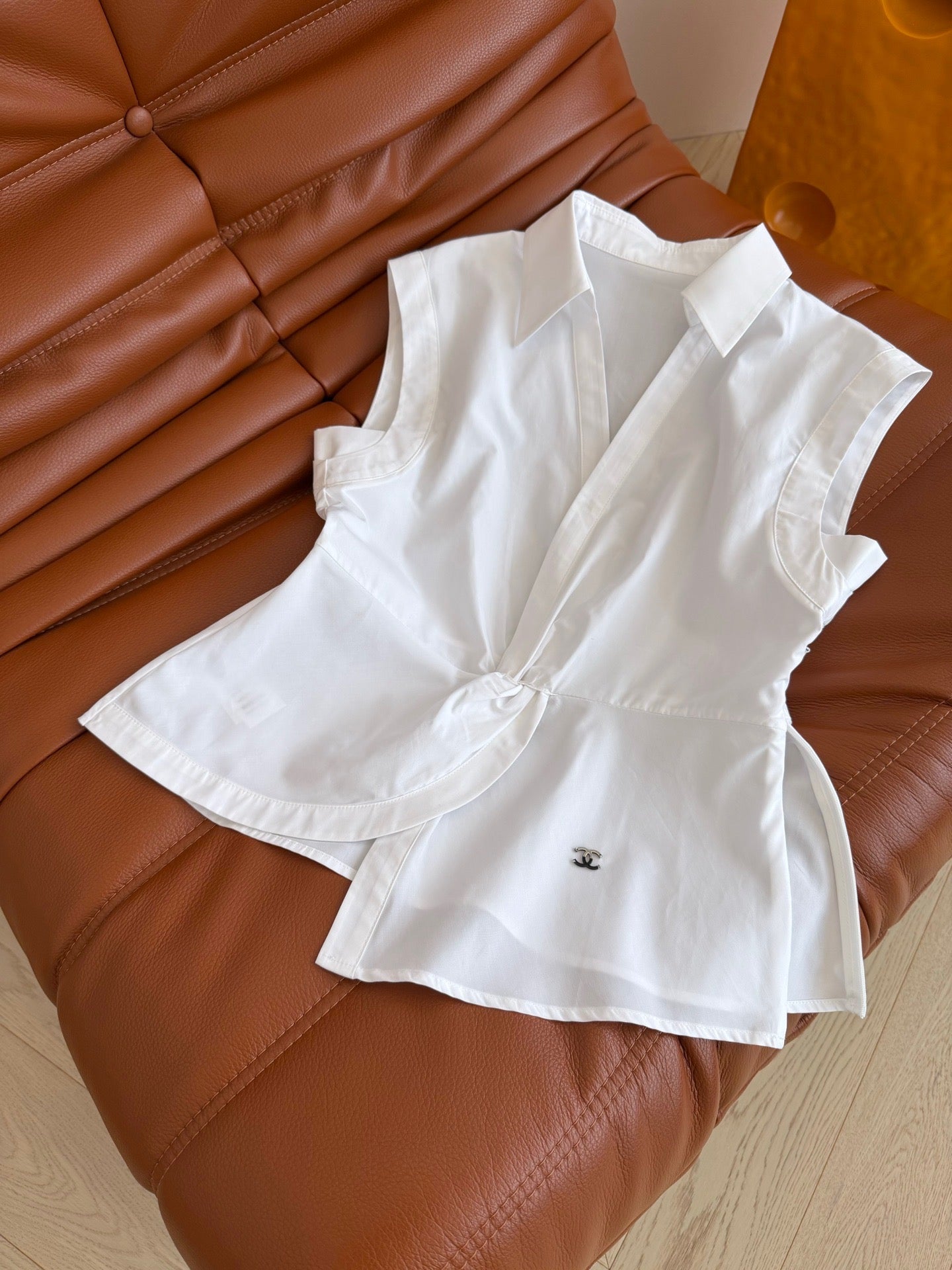 Chanel Double C Metal Irregular Knot Waist-Cinching Shirt – 26SS