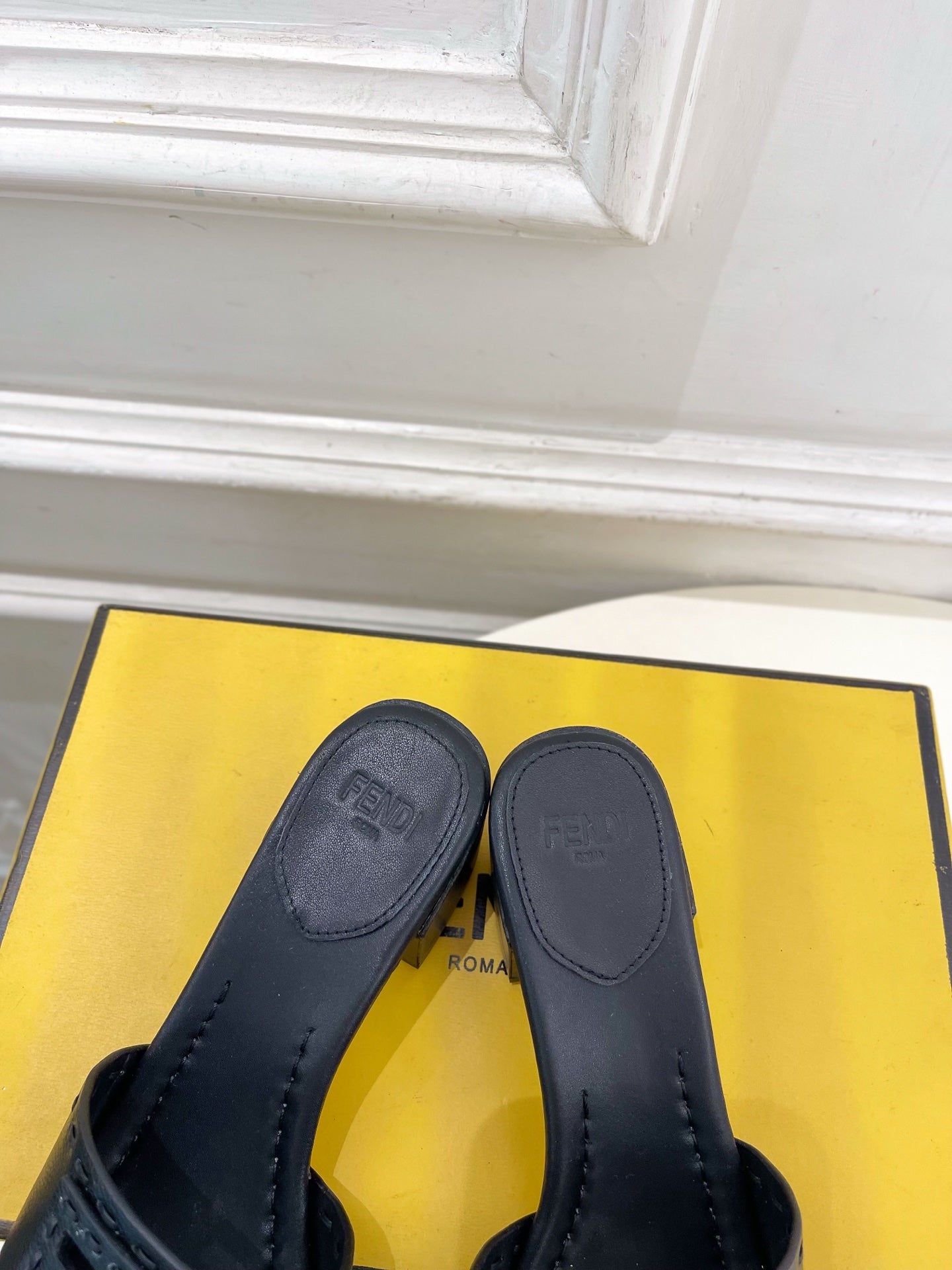 Fendi Cut-Out Chunky Heel Sandals – Spring/Summer Collection – 2026SS
