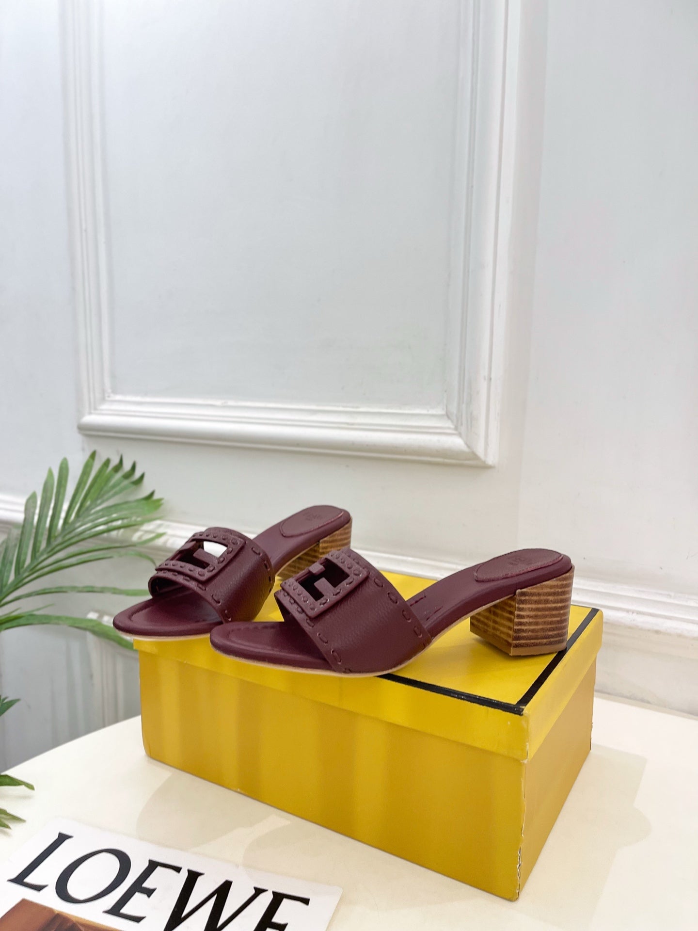 Fendi Cut-Out Chunky Heel Sandals – Spring/Summer Collection – 2026SS