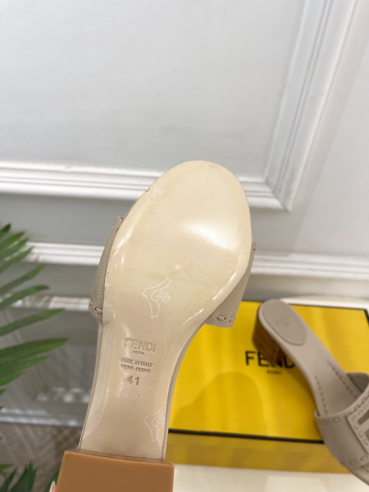 Fendi Cut-Out Chunky Heel Sandals – Spring/Summer Collection – 2026SS