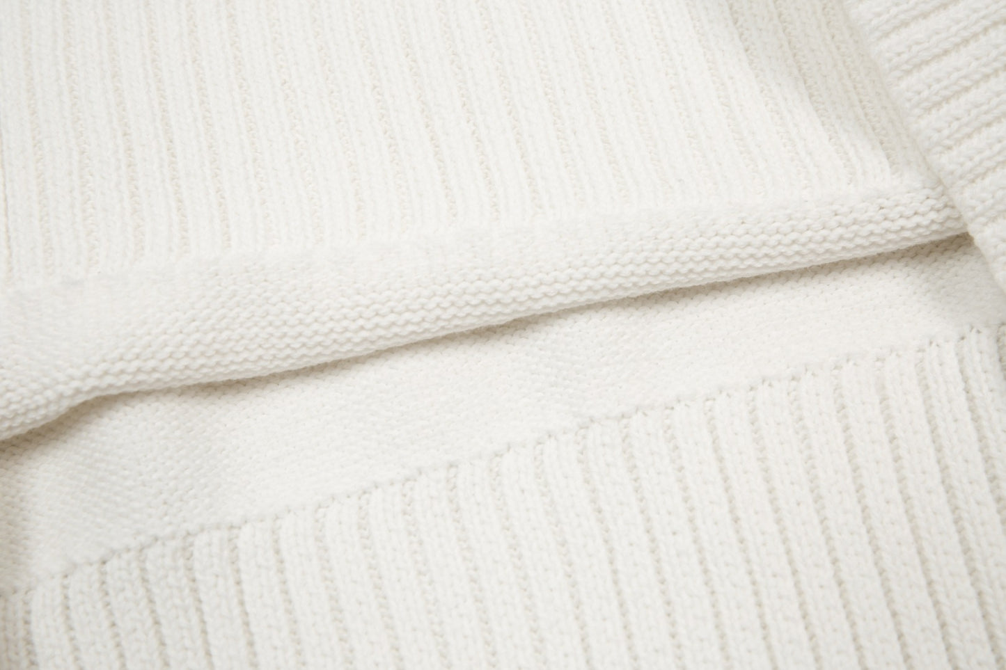 Ami Paris Classic Heart Embroidered Crewneck Sweater