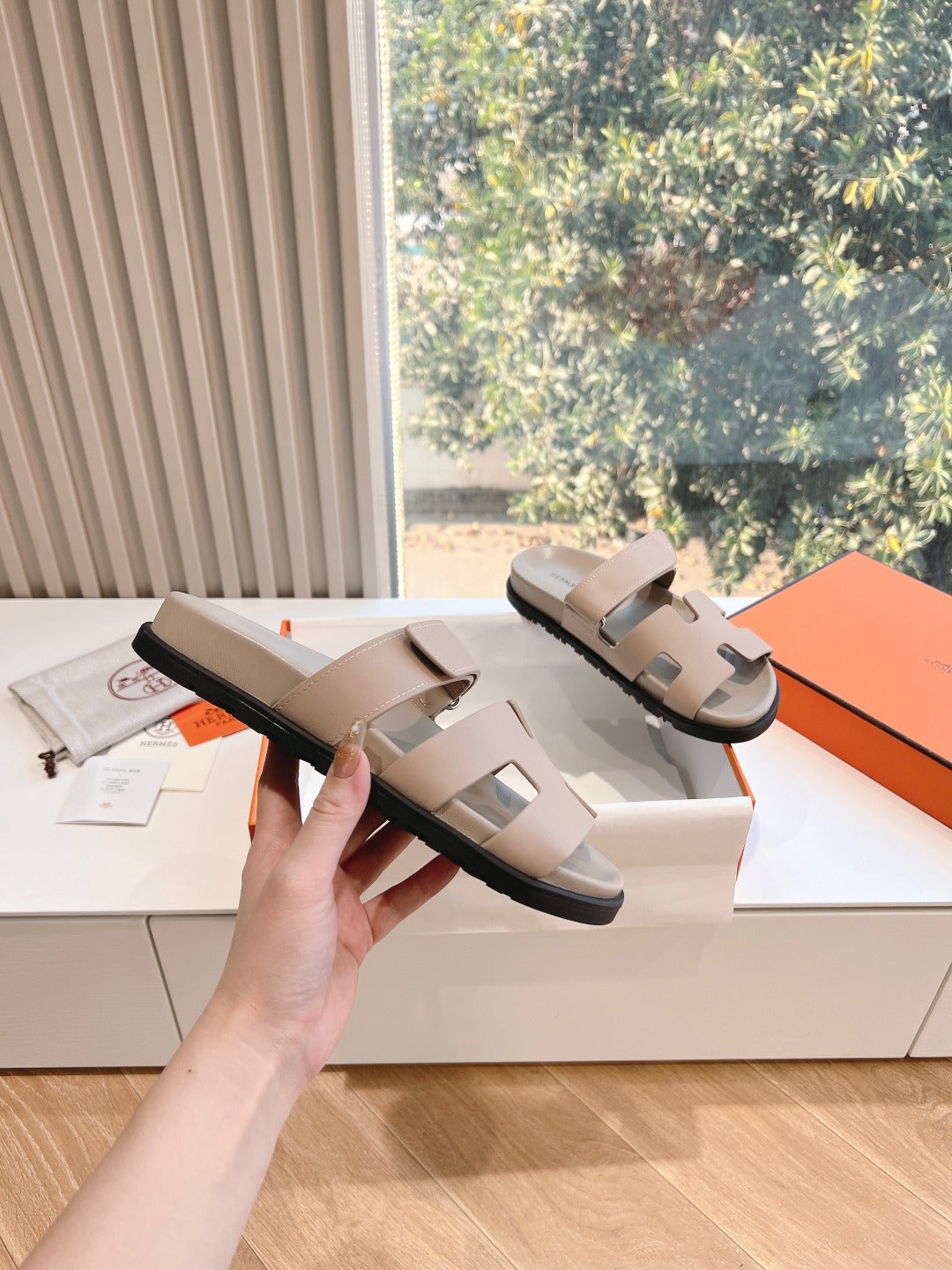 Hermès Pig Nose Thong Sandals – 2024 Spring/Summer Collection
