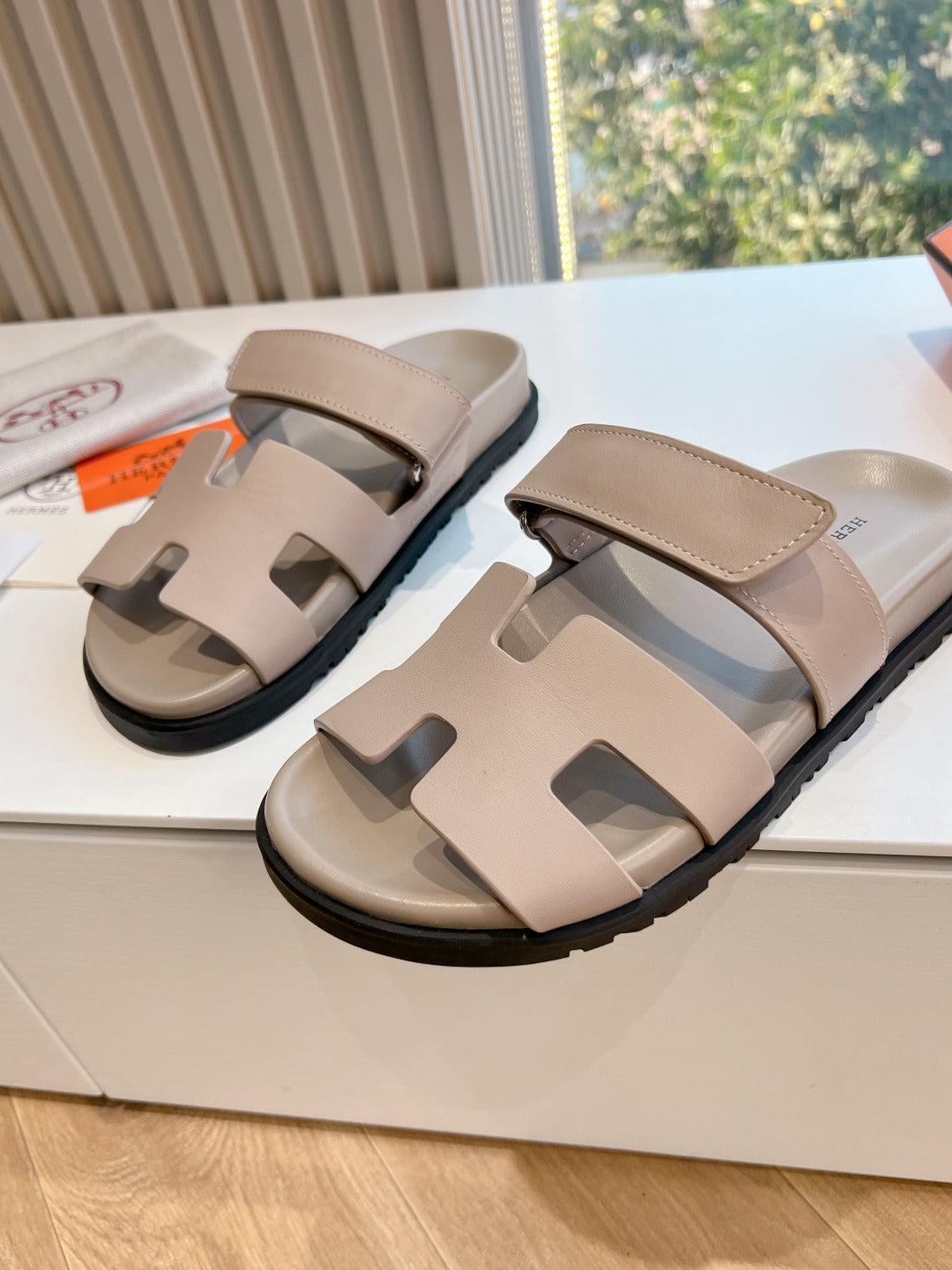 Hermès Pig Nose Thong Sandals – 2024 Spring/Summer Collection