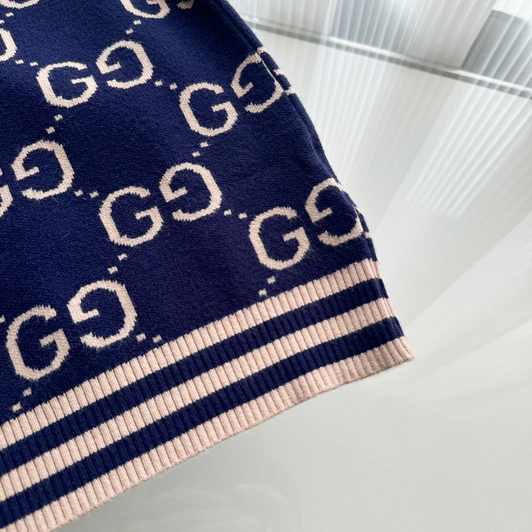 Gucci Full Print Logo Crewneck Sweater – Autumn/Winter Collection