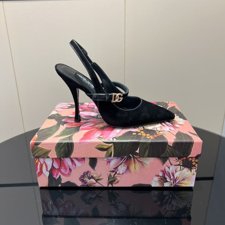 Dolce & Gabbana Pointed Toe Cross-Strap Pumps – 25FW in Black Patent