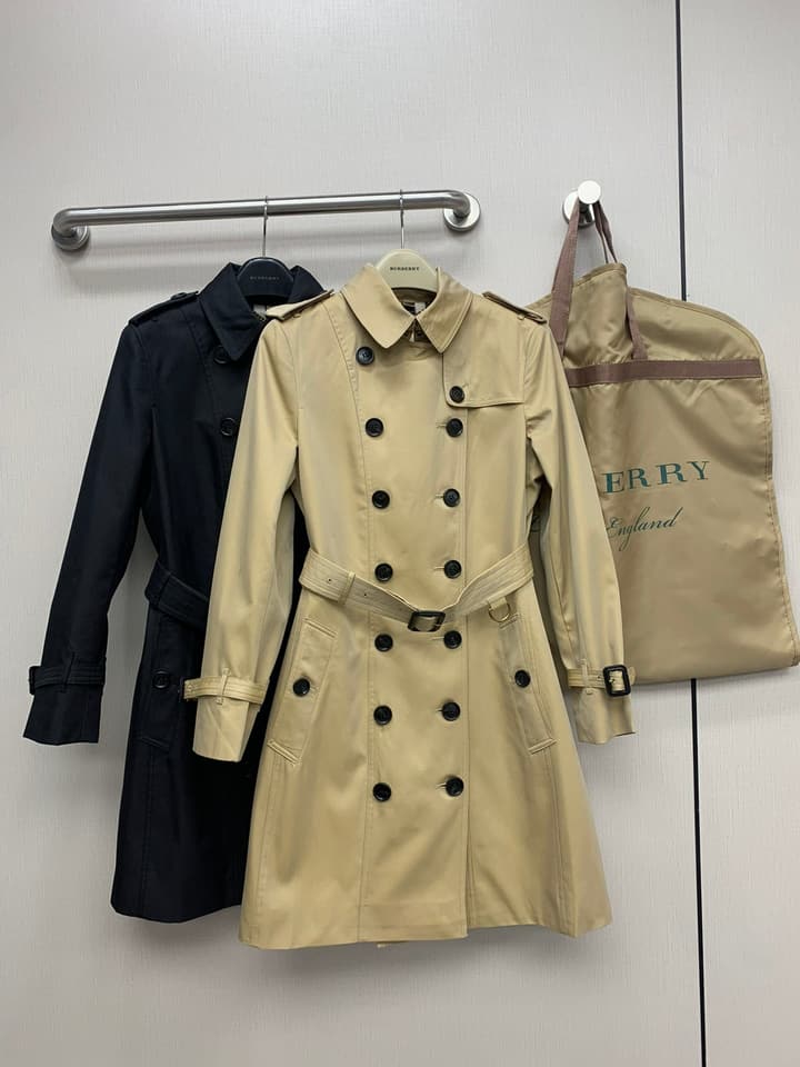 Burberry Sandringham Women's Trench Coat in Navy