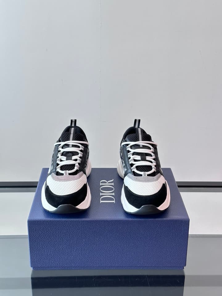 Dior B22 Retro Jogging Sneakers in Black And White Oblique
