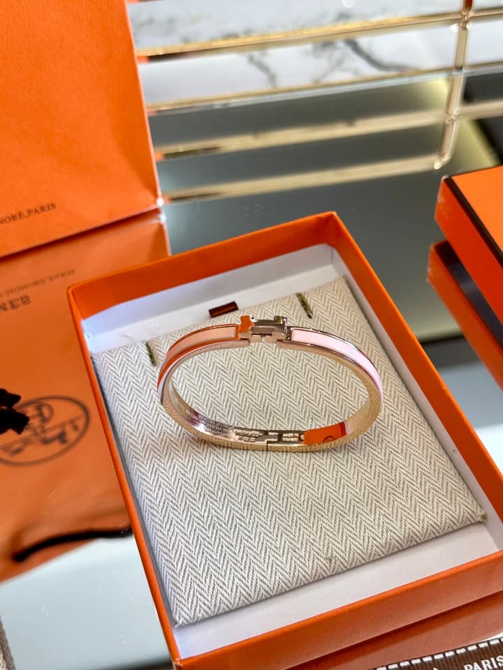 Hermès H-Letter Oval Enamel Bracelet