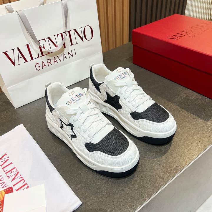Valentino OneStud Casual Sneakers – 2024 New Color