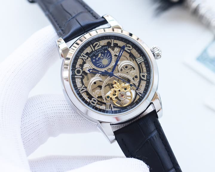 Patek Philippe Men's Automatic Watch in Gold