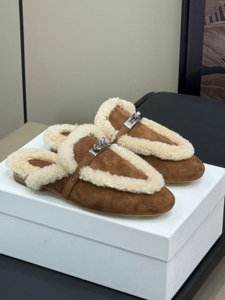 Hermès H Kelly Classic Mule Slippers – 24FW