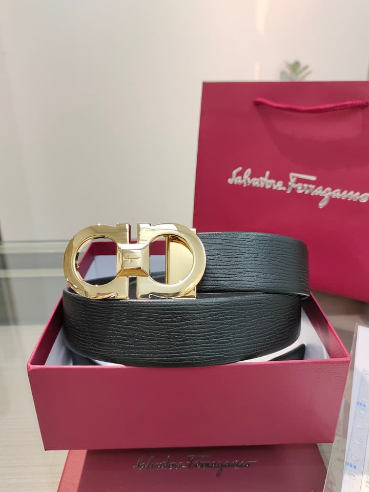 Ferragamo Reversible Leather Belt with Copper Buckle in Dark Leather With Black Buckle