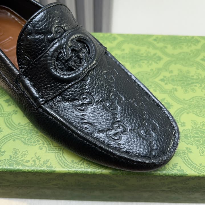 Gucci Premium Leather Loafers in Black Embossed Leather