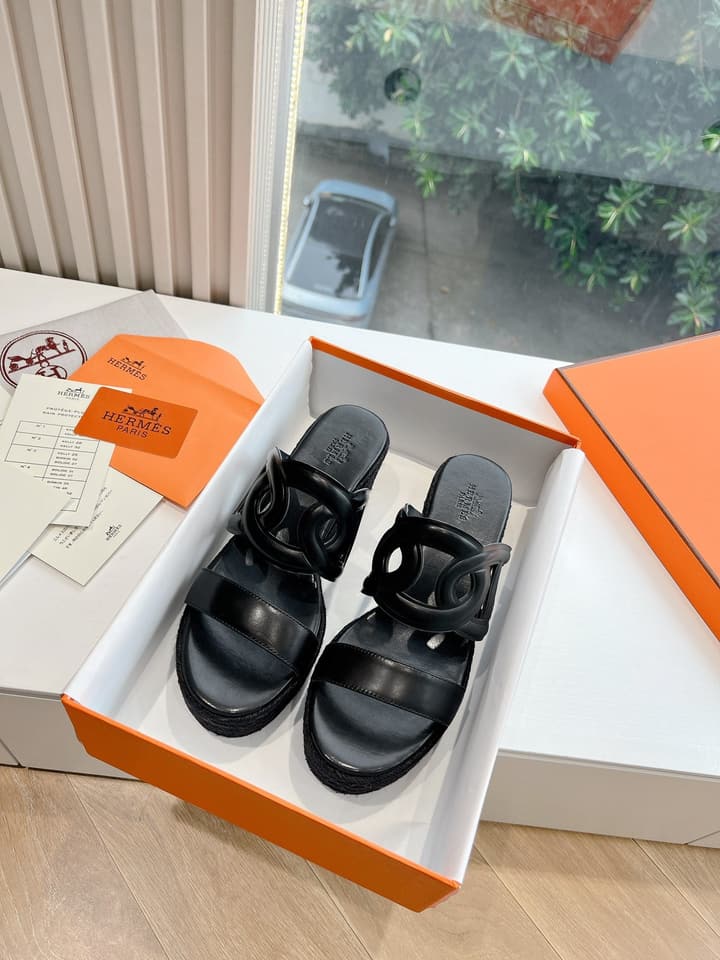 Hermès Wedge Sandals – Spring/Summer 2024 Collection in Black