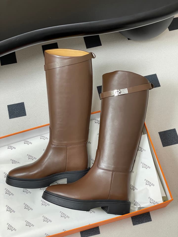 Hermès Jumping Kelly Buckle Knee-High Boots in Black Leather
