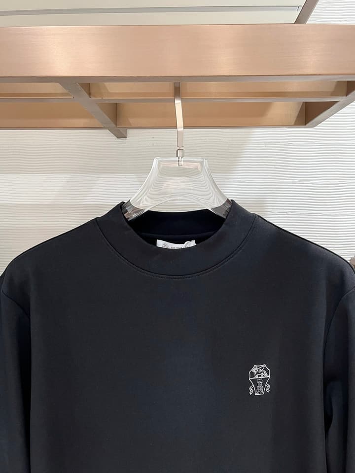 Brunello Cucinelli Men's Embroidered Logo Base Layer Top – 2025FW in Classic Black