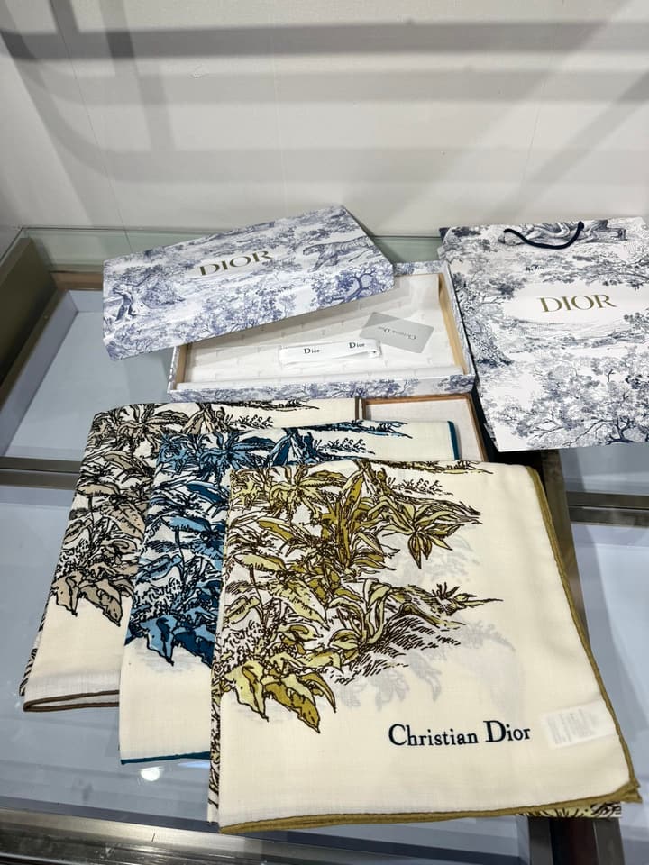 Dior Cashmere Silk Square Scarf – 2025 Collection in Cream Multi-floral