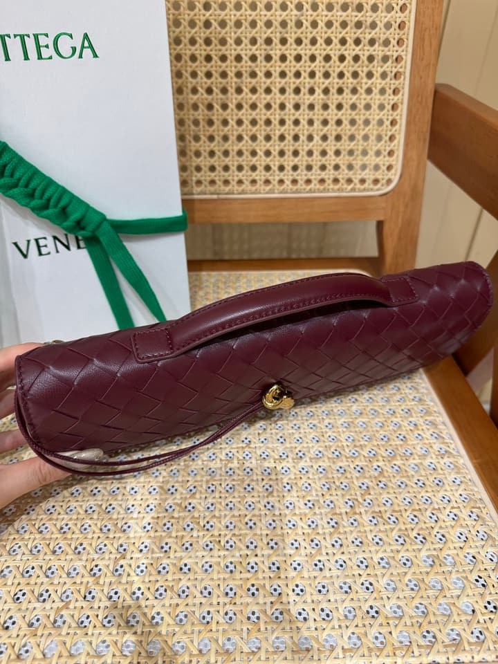 Bottega Veneta Andiamo Clutch
