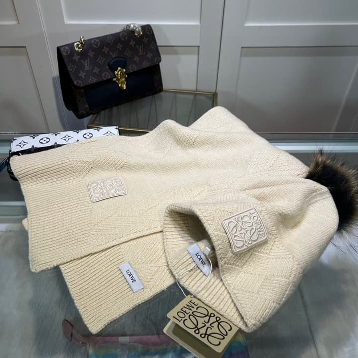Loewe Classic Hat and Scarf Set in Cream Plain