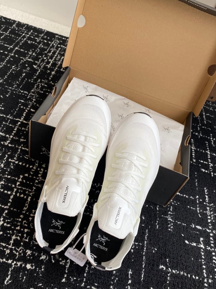 Arc'teryx Konseal Lt Hiking Shoes in All White