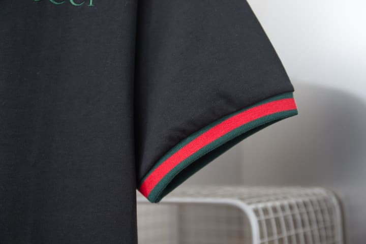 Gucci Classic Red and Green Ribbed T-Shirt – 26SS Early Spring Collection in Classic Black