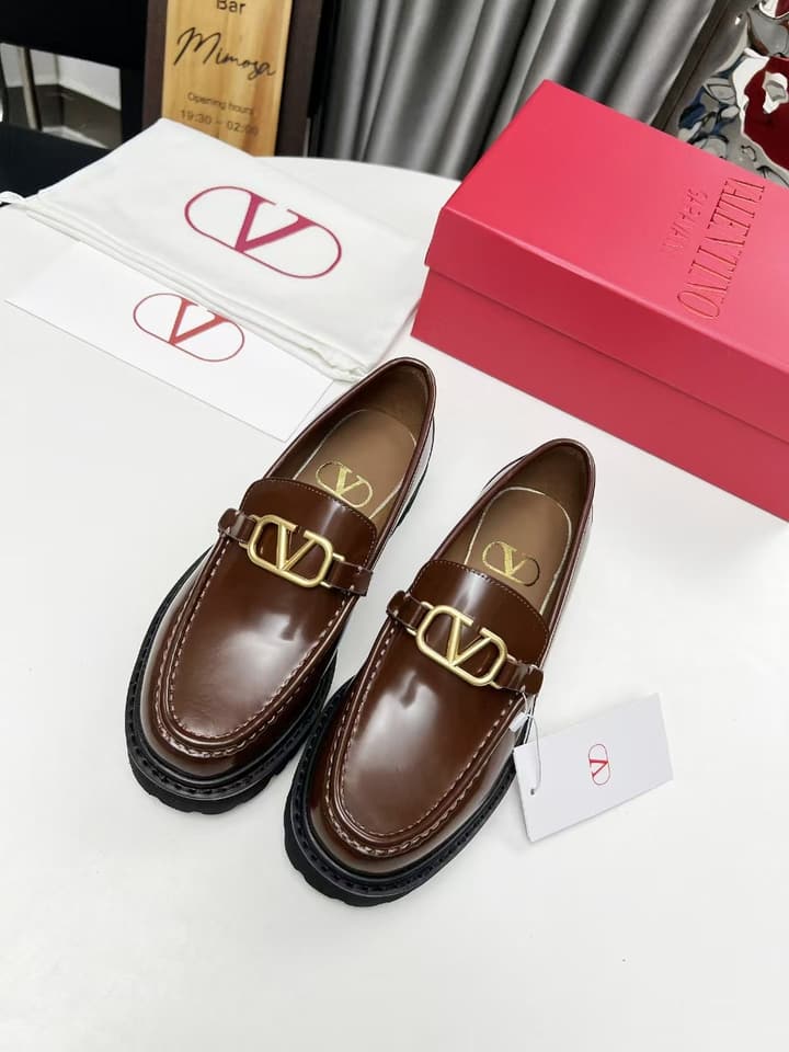 Valentino Logo Buckle Polished Leather Loafers – 2024 in Classic Black