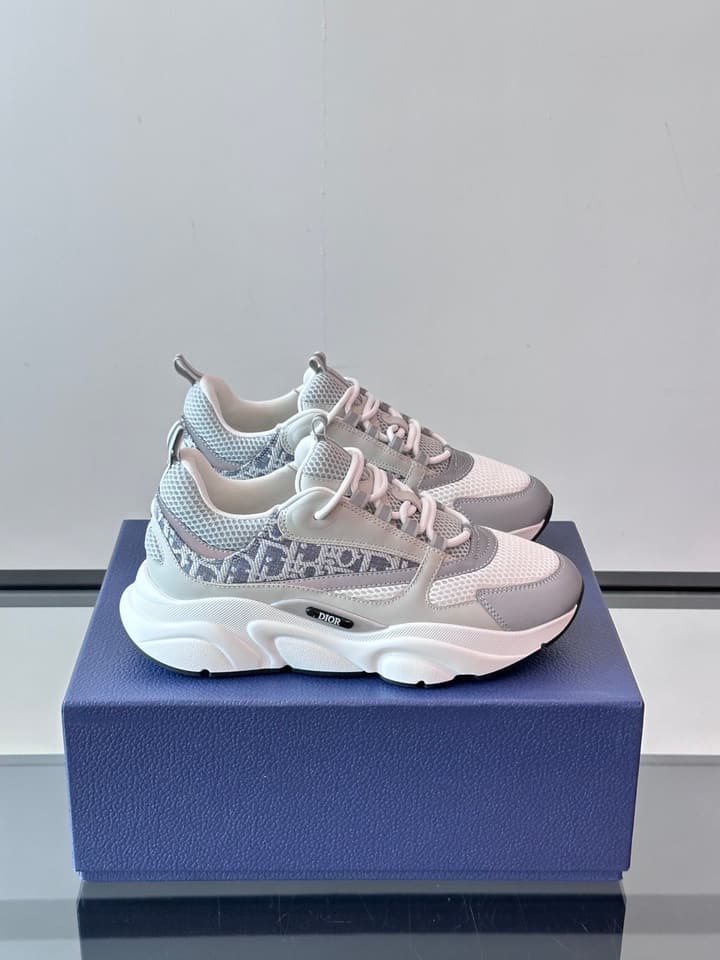 Dior B22 Retro Jogging Sneakers in Black And White Oblique