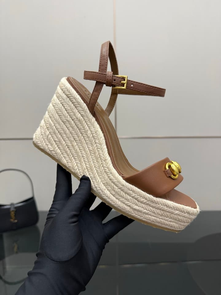 Gucci Horsebit Platform Sandals – 2025 Summer Collection in Black