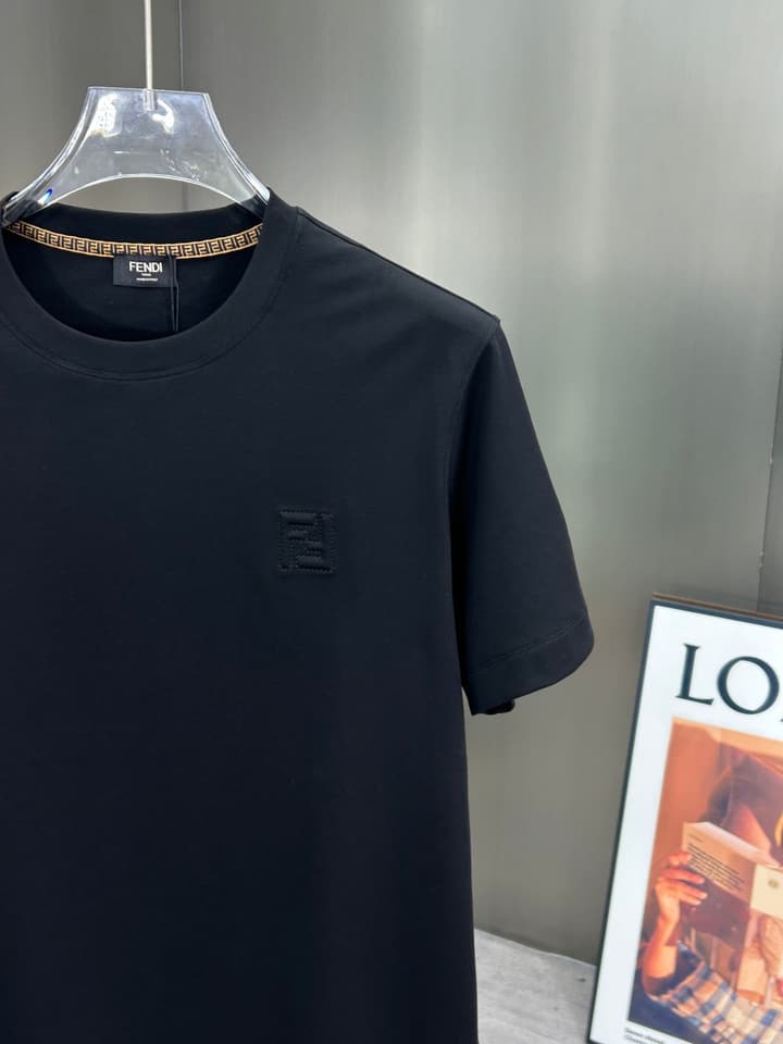 Fendi Logo and Graphic Cotton T-Shirt – 2026SS in Black Dog Graphic