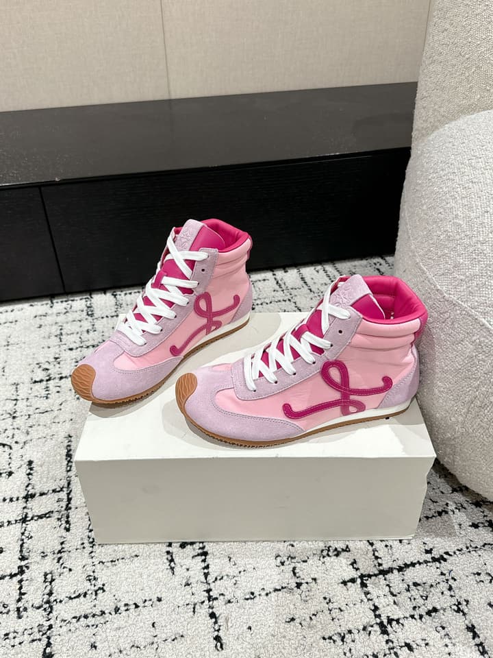 Loewe Flow Runner 2.0 Runway Sneakers – 25SS in All White With Gum Sole