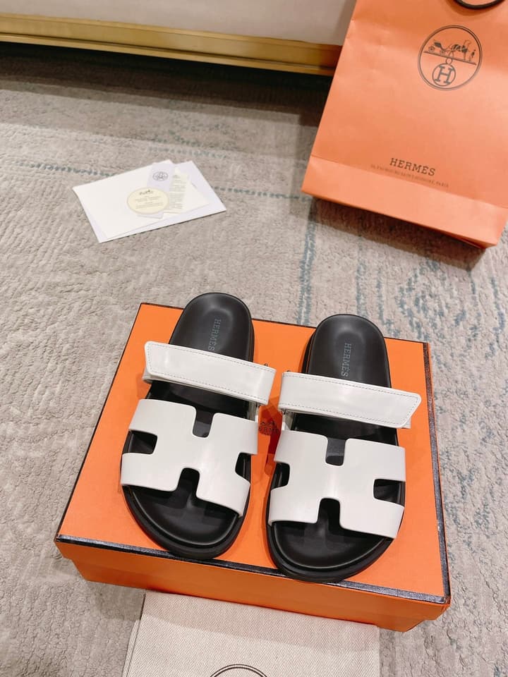 Hermès Chypre Slides – 2023SS Collection in Black And White