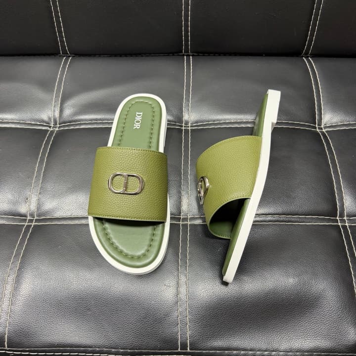 Dior Men's Pebbled Leather and Suede Slides – Spring/Summer Collection 2025 in Black Pebbled Leather Cross Strap