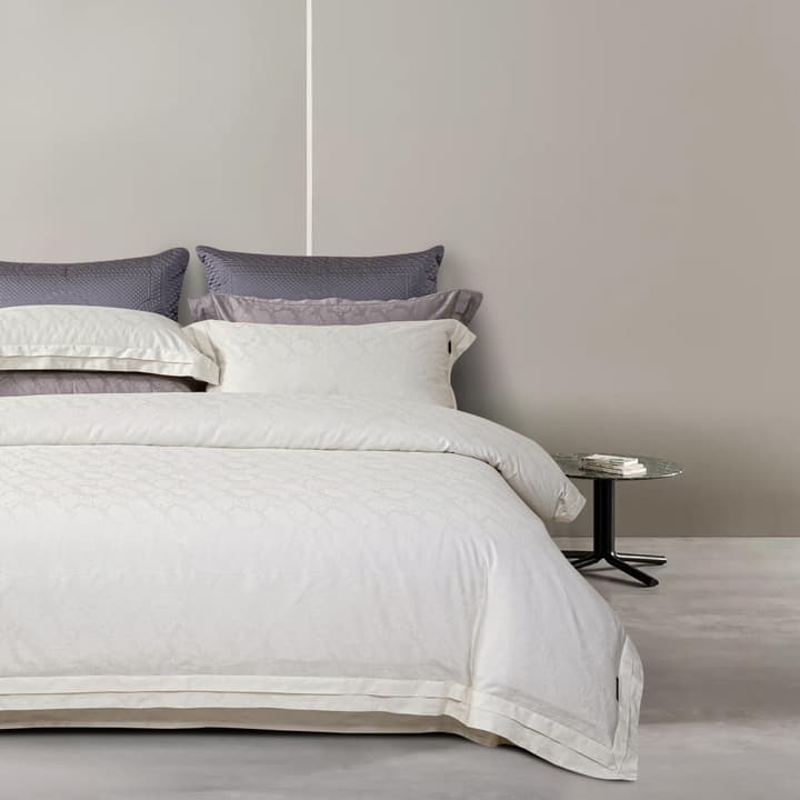 Armani Casa 3D Python Jacquard Four-Piece Bedding Set – SS25 in Python Pattern Off-white Bedding Set