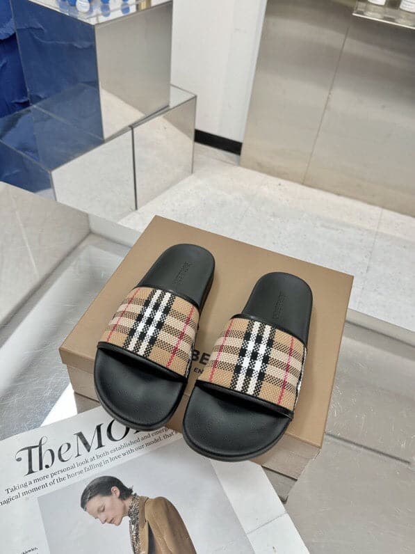 Burberry Kingdom Logo Sandals
