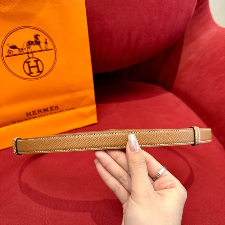 Hermès Kelly Epsom Leather Belt in Tan With Gold Hardware