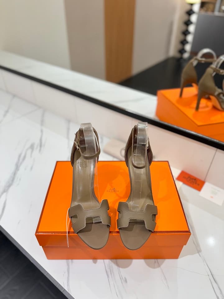 Hermès Classic H Palm Grain Heeled Sandals – 9cm in Black