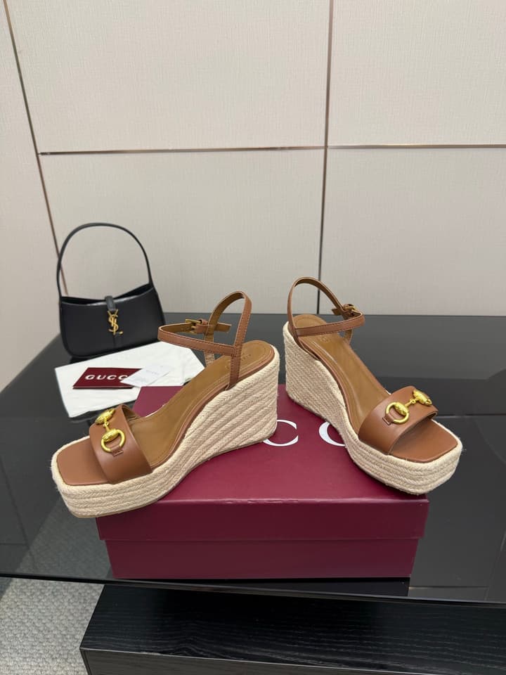 Gucci Horsebit Platform Sandals – 2025 Summer Collection in Black