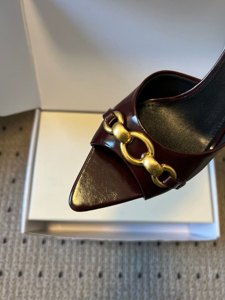 Saint Laurent Chain Pointed-Toe Heeled Mules – 26SS in Beige
