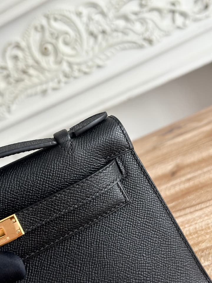 Hermès Kelly Mini Handbag in Black Gold Hardware