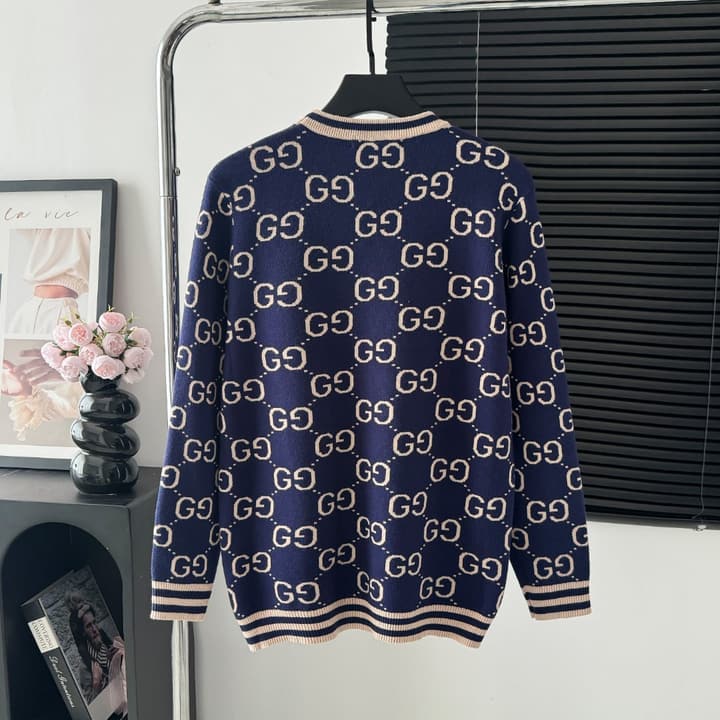 Gucci Full Print Logo Crewneck Sweater – Autumn/Winter Collection