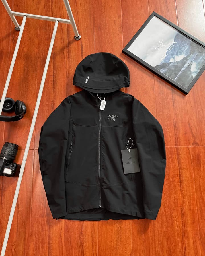 Arc'teryx Gamma Hoody Softshell Jacket in Black