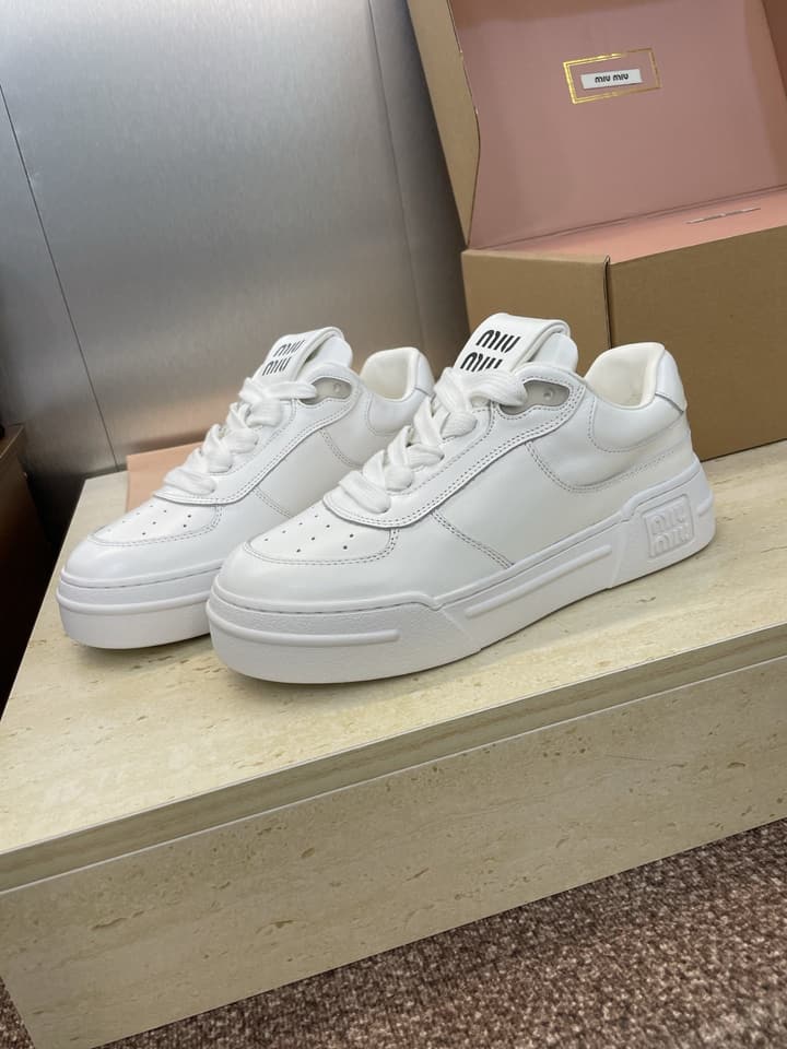 Miu Miu 2025FW Runway Lace-Up Casual Sneakers – 2025FW in Distressed Off-white Sneaker