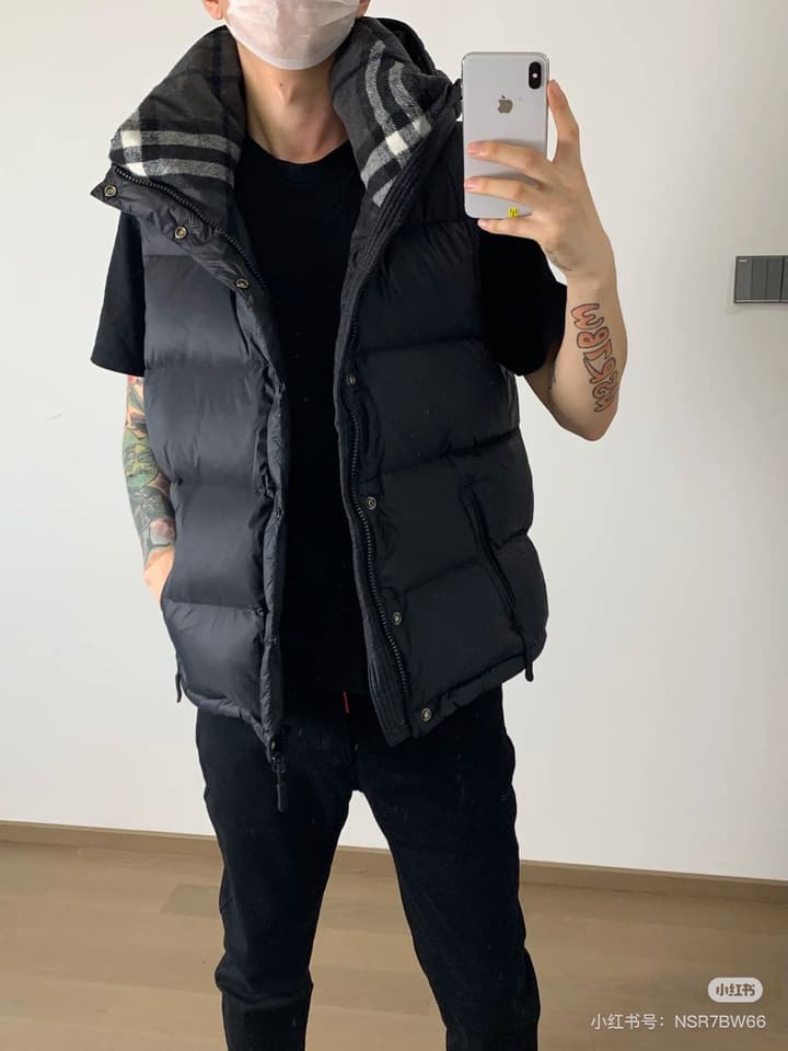 Burberry Detachable Hood Puffer Jacket – SS23 in Black Down Jacket (full Sleeve)