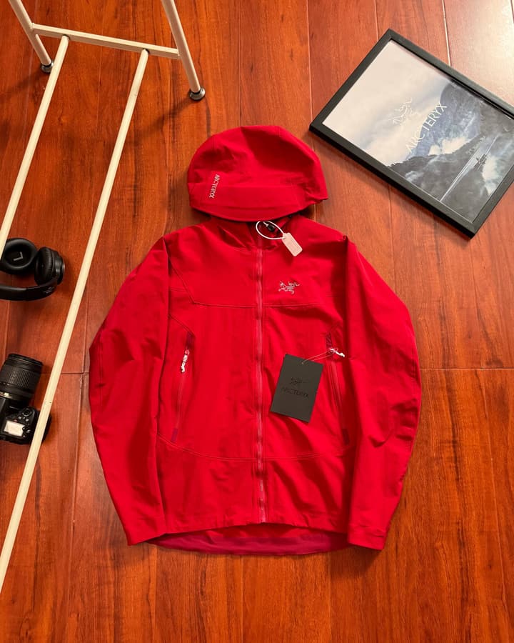 Arc'teryx Gamma Hoody Softshell Jacket in Black
