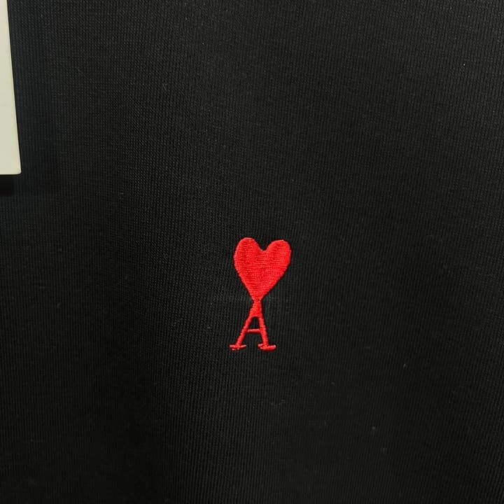 AMI Paris Heart Logo Embroidered Crewneck Sweatshirt – 25SS in Black